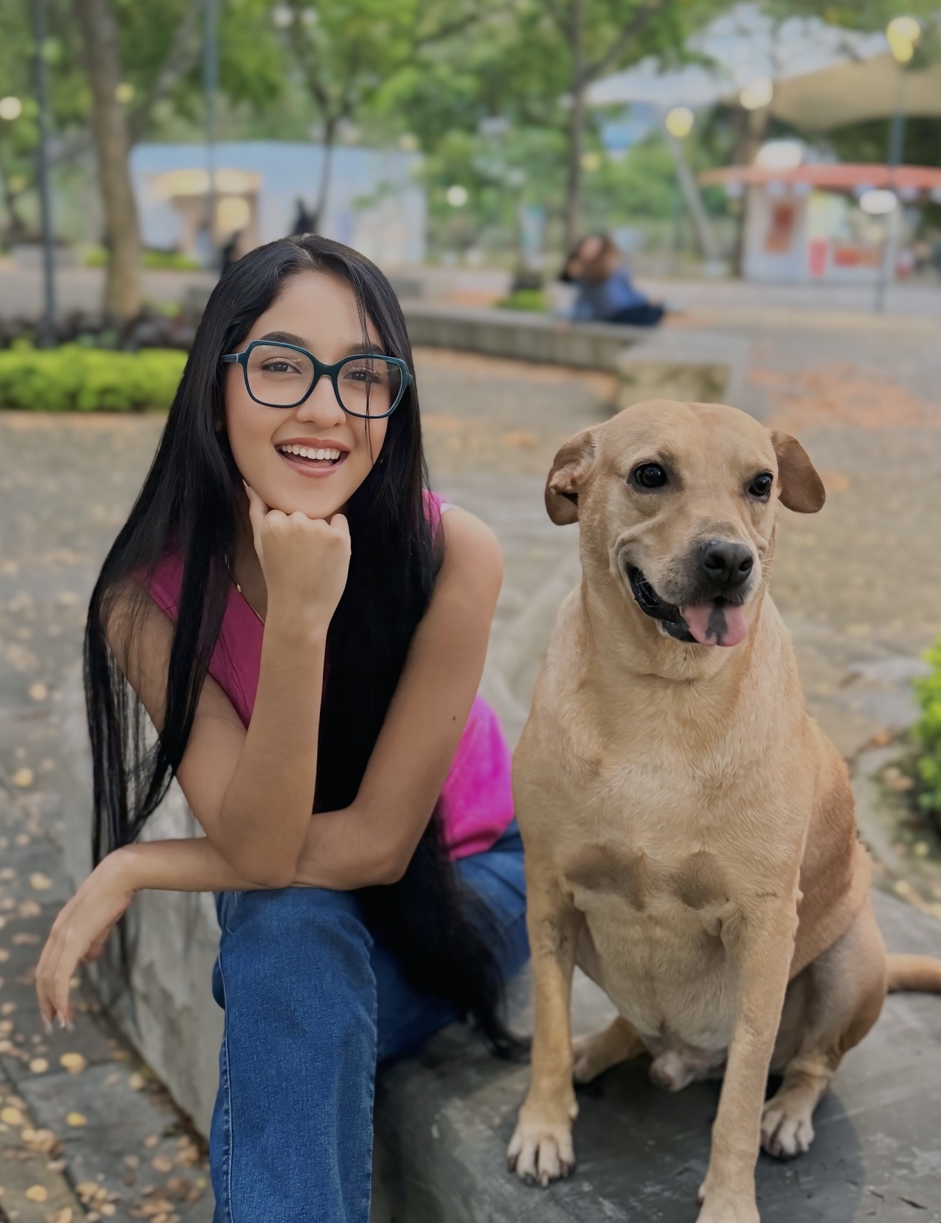 Armazón Nova Hybrid en modelo — Óptica moderna CC1 Portoviejo